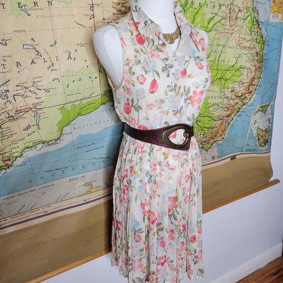 American Rag Floral Sleeveless Dress Button Front  Elastic Waist Size S. - Picture 5 of 13